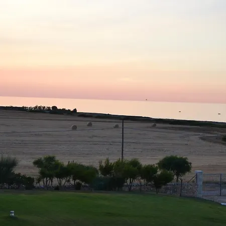 Calanca Apulian Aparthotel Torre Santa Sabina